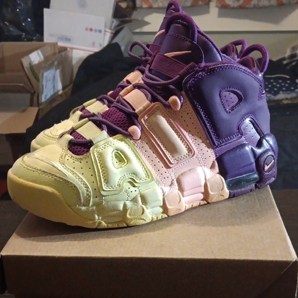 Nike Air More Uptempo (GS) Rare Tri-Color Tint Mens 6Y Girls 7.5 Worn Once - Picture 2 of 9